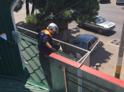 Кот-рецидивист опять завлек спасателей на крышу и опять сбежал