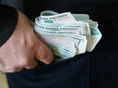 Миллион рублей забрал мошенник у новороссийцев