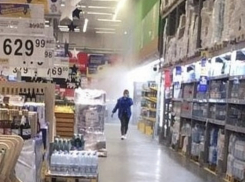 Очередной пожар: задымление в одном из гипермаркетов Новороссийска 