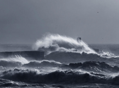 МЧС предупреждает новороссийцев: ураган продолжается