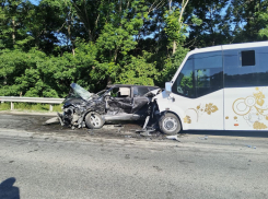 Жесткое ДТП с автобусом под Новороссийском: пострадали шесть человек 