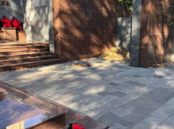 «Так выглядит сердце города-героя. Позор!»: новороссийцы в шоке от «порядка» на Площади Героев