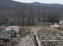 Генплан продолжает злить новороссийцев: из-за новой дороги участки домов может затопить