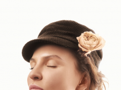 «Чем счастливее будешь ты»: поэтесса Ах Астахова с единственным концертом в Абрау-Дюрсо