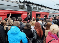 Новогодний ажиотаж: билеты на поезда из Москвы и Питера в Новороссийск выкуплены 