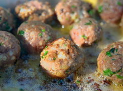 Готовим дома: Мясные шарики в томатном соусе