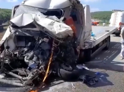 Спасатели, пожарные и Скорая помощь: страшная авария произошла под Новороссийском