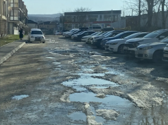 Кости поломаем, колеса оставим, в фекалиях утонем: в Новороссийске прошел очередной прием граждан