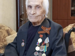 Вековой юбилей в Новороссийске отметил ветеран войны и труда Андрей Маркелов