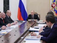 Путин объявил о повышении пенсий и зарплат бюджетников