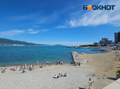 Пляжный сезон на Чёрном море открыт: прогрелась ли вода в Новороссийске 