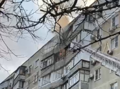 Работают пожарные, приехала реанимация: в Новороссийске сгорела квартира