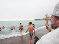 Массовый заплыв новороссийцев на Крещение будут надежно охранять