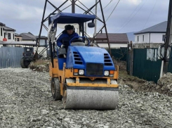 Хотите быстро – чините сами: новороссийцам посоветовали ремонт дорог методом «Народной стройки»