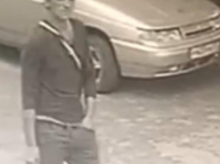 Угонщик мопеда в Новороссийске попал на видеокамеры