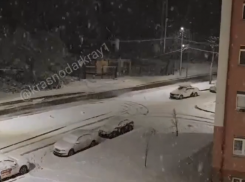Снег на Юге России: сугробы в Сочи, гололед в Краснодаре