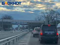 «По Анапке ползком»: первый рабочий день в Новороссийске начался с пробок