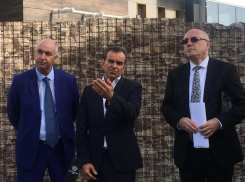 В «Бочке» - «жизнь» Новороссийска: губернатор защитил визитную карточку города 