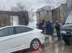 На Сухумском шоссе Новороссийска возможен затор из-за ДТП 