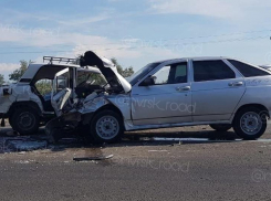 Со страшных смертей на дорогах началось дождливое утро  