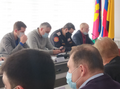 «У нас конопля есть?!» - депутат Гордумы Новороссийска бурно отреагировал на доклад по наркоконтролю
