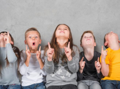 Работа мечты: депутаты предложили платить зарплату родителям