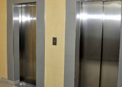 «Лифт по 10 раз на день ломается!» - новороссийцы пешком добираются до верхних этажей в новостройках 