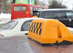 В Новороссийске задержан таксист REDа, работающий без прав