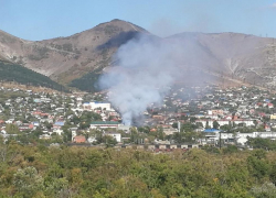 В Новороссийске вспыхнул крупный пожар 