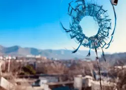 Сбрасываемся не на шторы: окна в школах Новороссийска хотят снабдить защитной пленкой