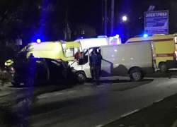 Символично: «похоронный» автобус попал в ДТП недалеко от кладбища в Новороссийске