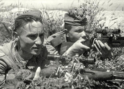 Новороссийск 75 лет назад: Малая земля - конвейер по выпуску снайперов