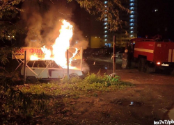 Знатно полыхнула ночью старенькая "Таврия" в Новороссийске