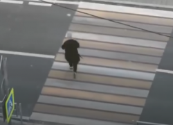 В Новороссийске построили пешеходный переход из "ниоткуда" в "никуда"