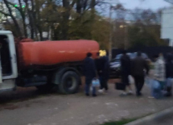 Приходите завтра: «Водоканал» обещает жителям Цемдолины воду к утру
