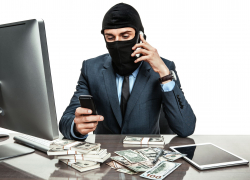 Страшные суммы: дистанционные мошенники атакуют новороссийцев 