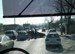 По дороге в Новороссийск перекрыто две полосы движения