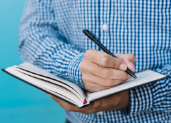 Говорить по-русски и без “братьев”: мигрантов решили учить правилам поведения в России