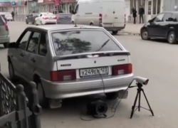 Должников ловят под запрещающим знаком в Новороссийске