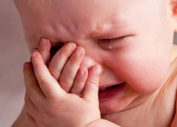 Пьяная горе-мать вышвырнула ребенка из купе поезда, проходящего через Новороссийск