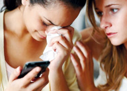 «Честный» покупатель: две подруги из Новороссийска повелись на уловку мошенника 