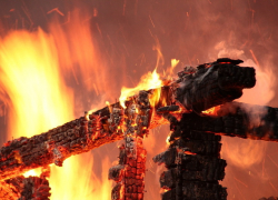 Пожар унес жизни матери и троих детей в Кабардинке