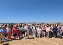 «4000 тонн отравы!»: в Анапе требуют извлечь обломки мазутных танкеров из Черного моря немедленно