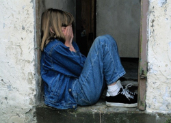 Двое суток насиловали подростки малолетнюю школьницу в соседнем районе