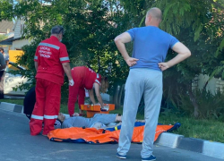 Без прав и по "встречке": под колеса автомобиля угодил мотоциклист. Подробности аварии в Новороссийске