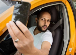 Находчивый таксист попытался «решить вопрос на месте» в Новороссийске