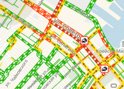Центр Новороссийска застрял в пробке