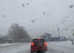 Сильнейший ветер и ливень: новороссийцев просят не рисковать 