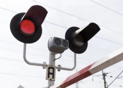 Авария под Новороссийском: автомобиль не успел проскочить перед поездом