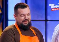 Ведущие «Битвы шефов» проглотили язык: чем новороссиец удивил Ивлева и Агзамова